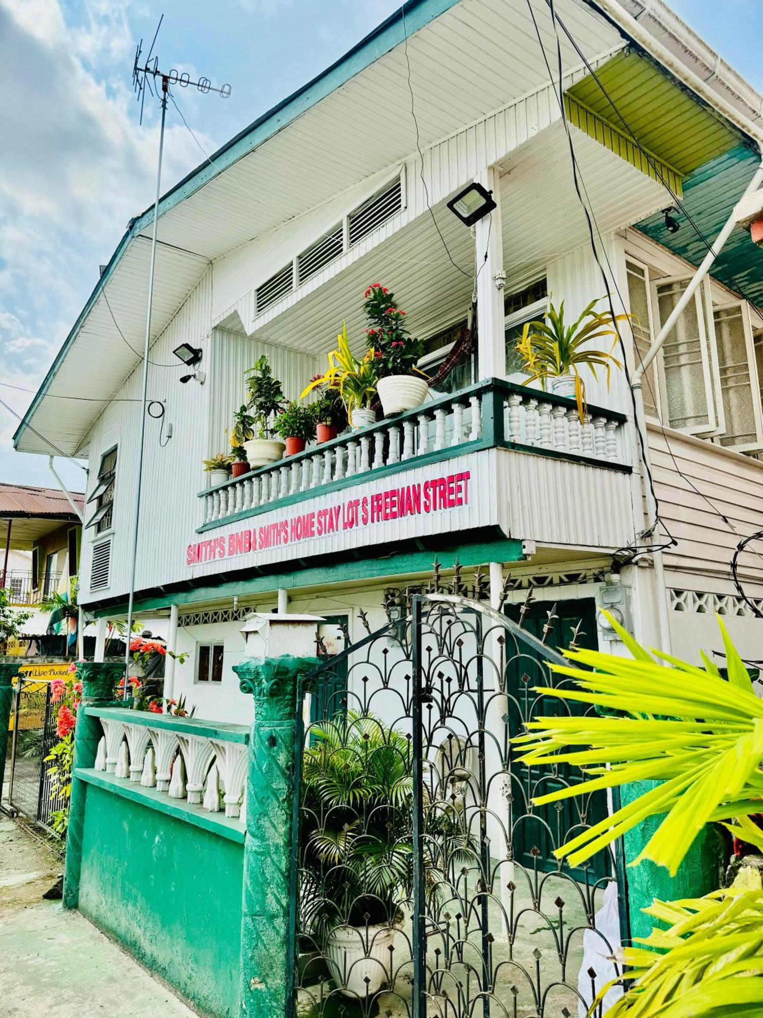 Smith'S Homestay Джорджтаун Екстериор снимка